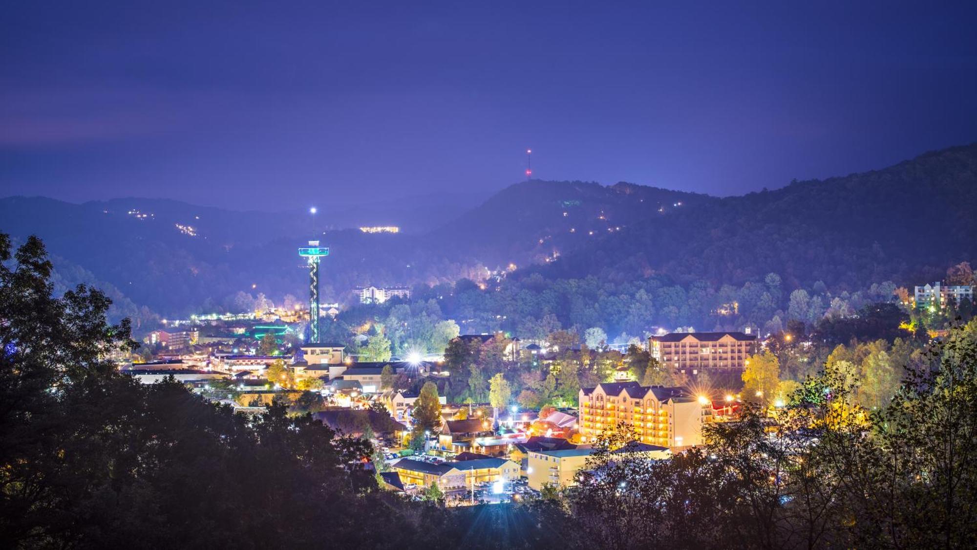 A Stones Throw, You Get 1089 Free Attraction Tickets Per Paid Day, Dollywood And Much More! Pigeon Forge Bagian luar foto