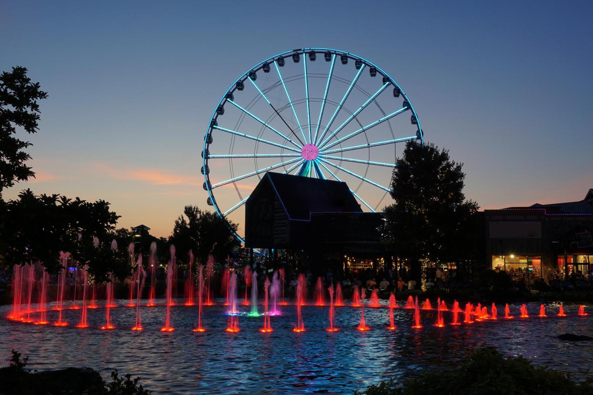 A Stones Throw, You Get 1089 Free Attraction Tickets Per Paid Day, Dollywood And Much More! Pigeon Forge Bagian luar foto